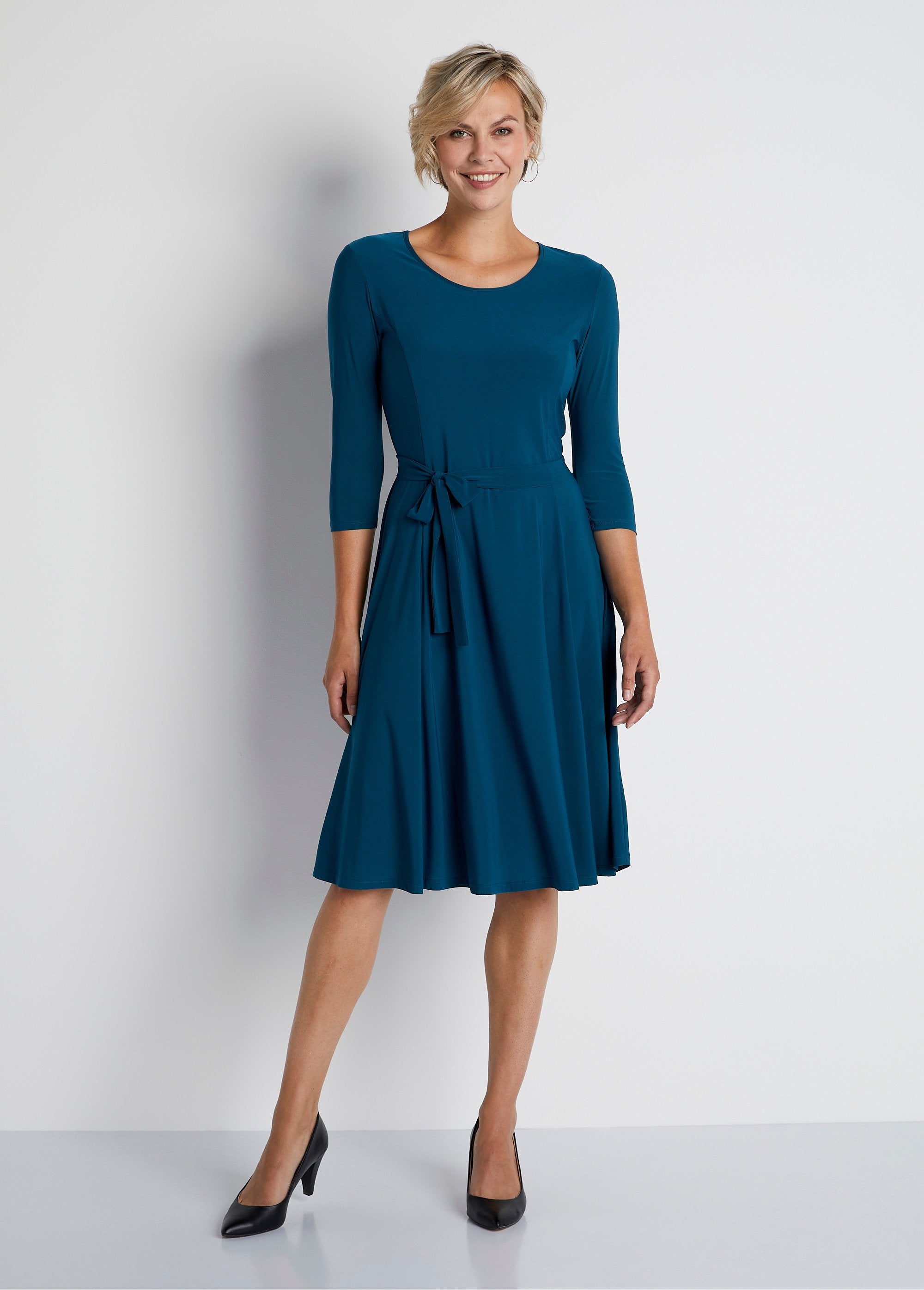 Short_belted_round_neck_knit_dress_Plain_duck_FA1_slim