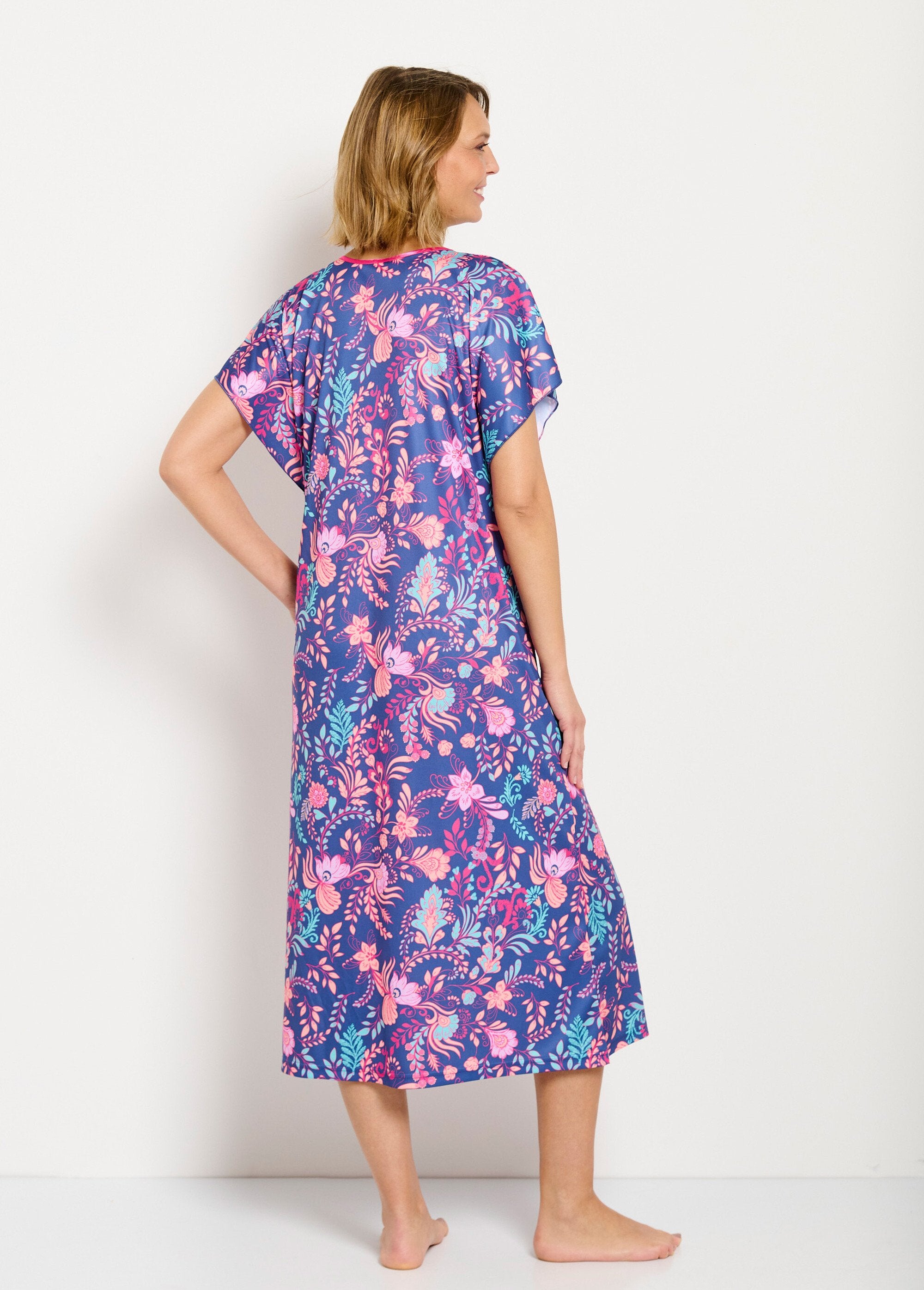 Robe_d'hôtesse_longue_satinée_imprimé_floral_Fond_marine_DO1_slim