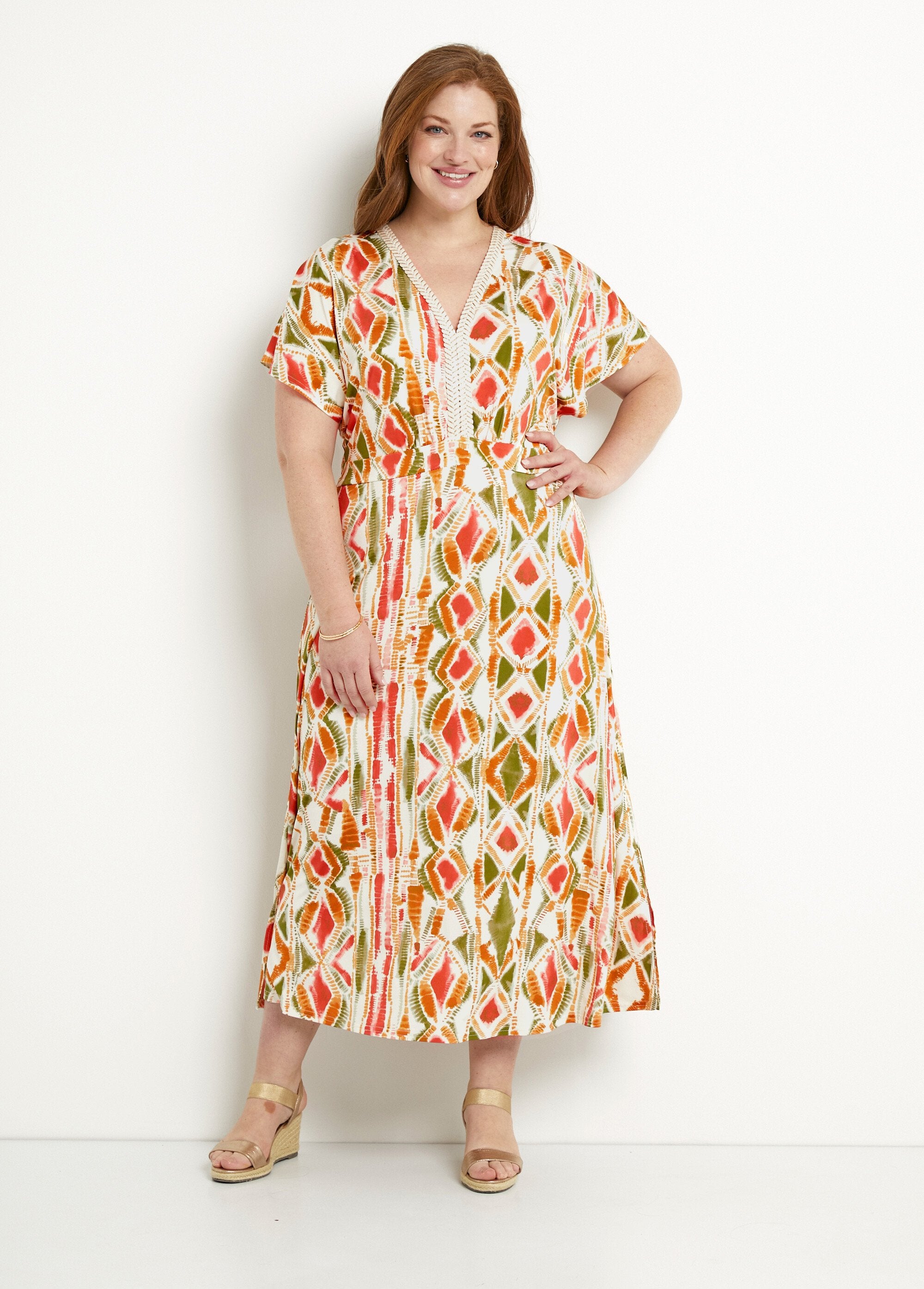 Printed_flared_V-neck_long_dress_Green_and_terracotta_FA1_curvy