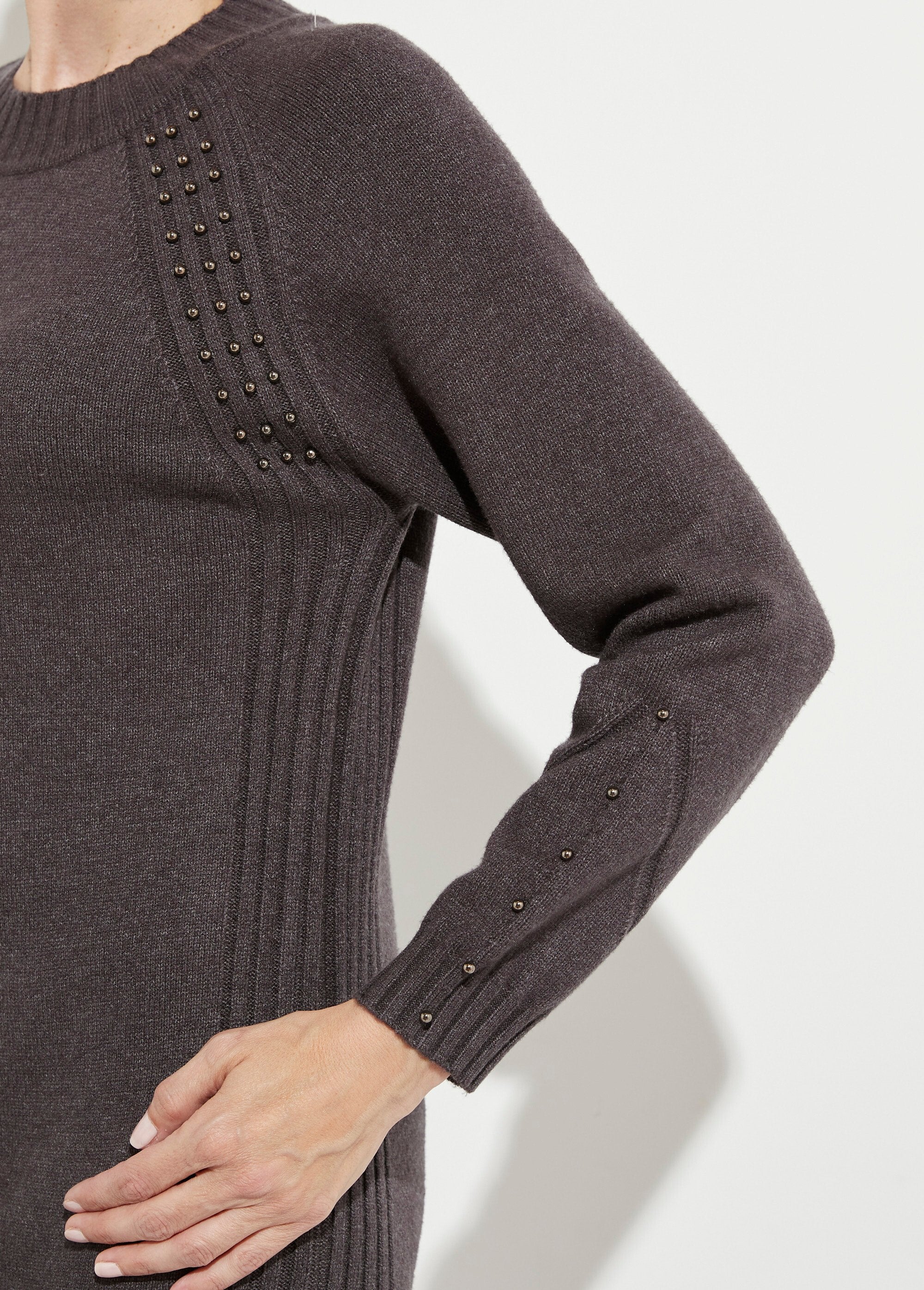 Robe-pull_col_montant_détails_côtelés_perlés_Gris_anthracite_DE2_slim