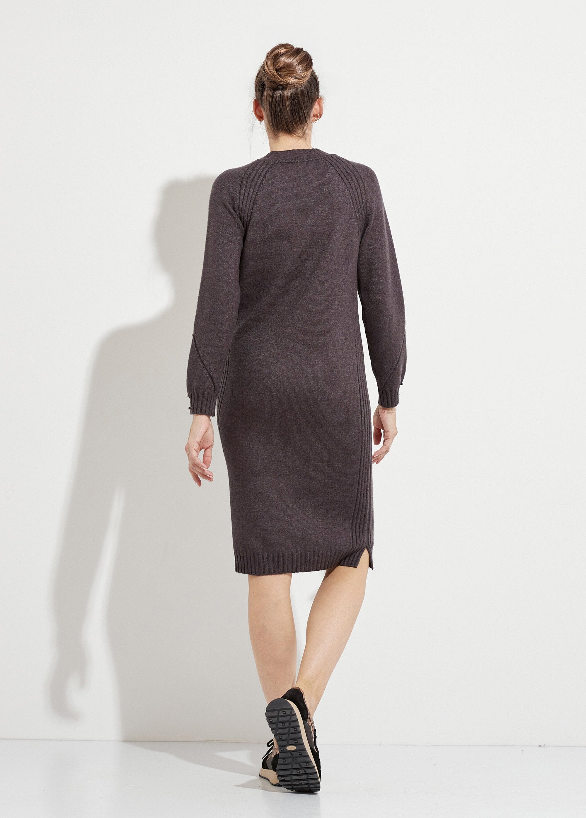 Robe-pull_col_montant_détails_côtelés_perlés_Gris_anthracite_DO1_slim