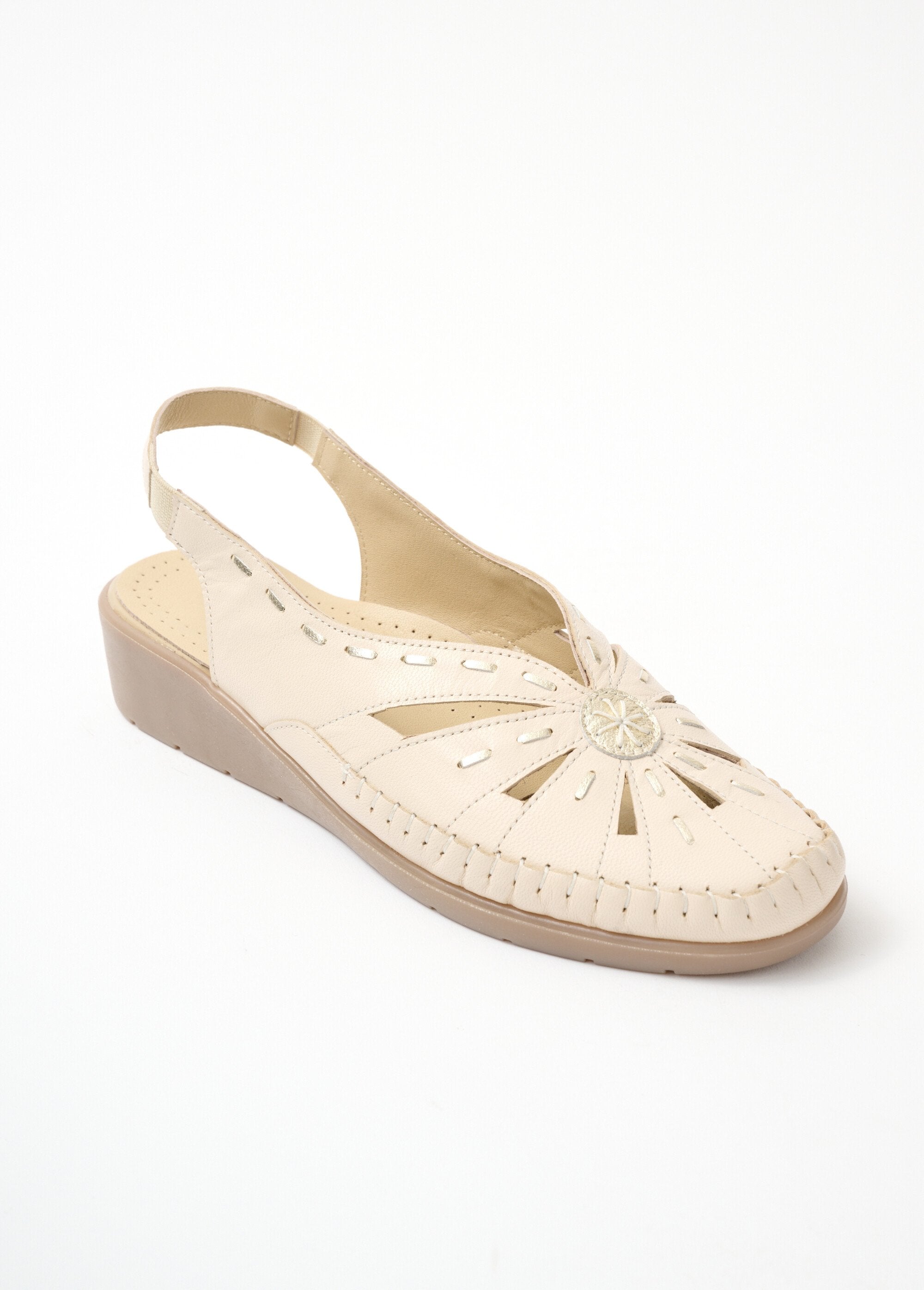 Comfort_width_closed_toe_leather_sandals_Beige_FA1_slim