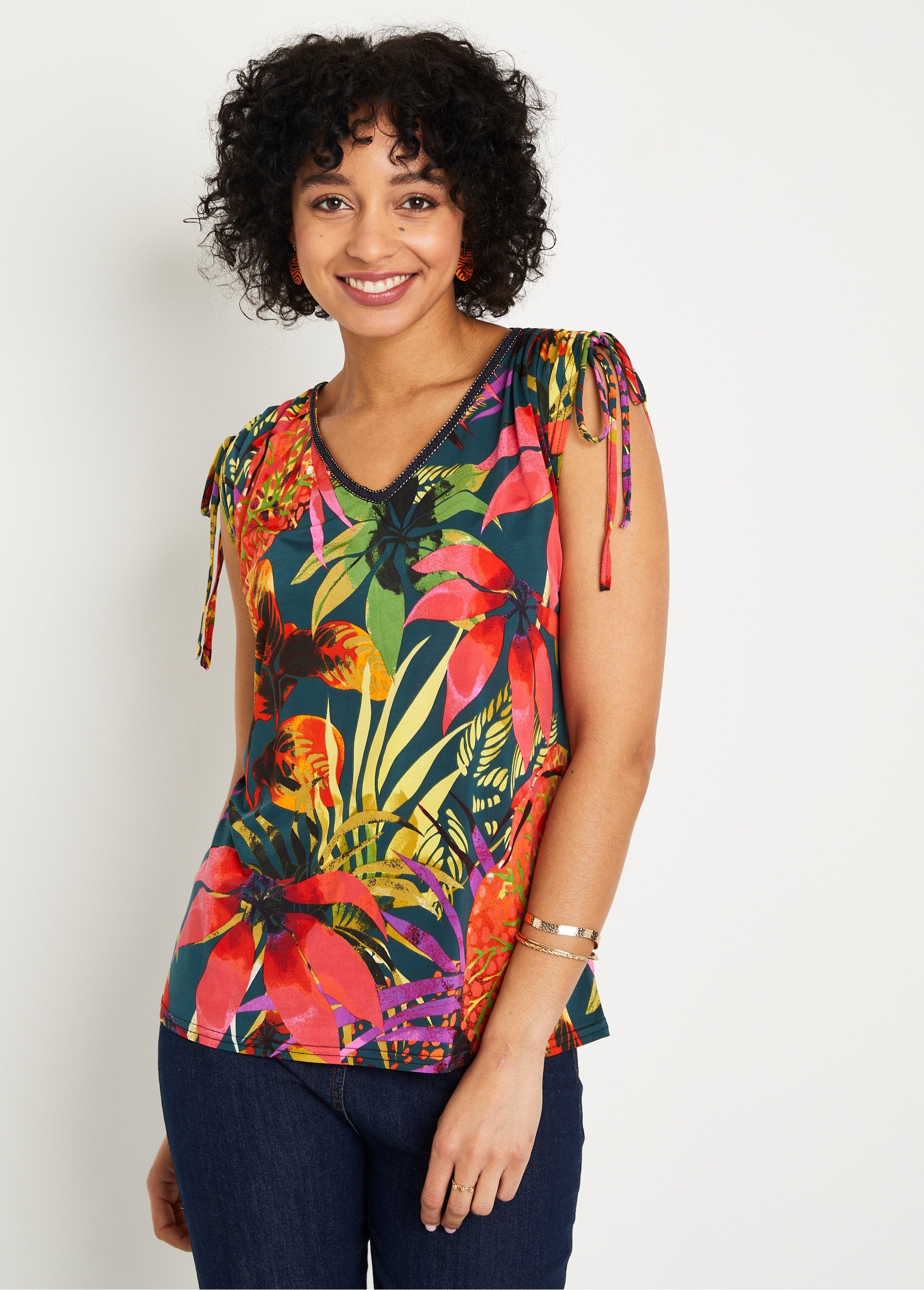 Exotic_pattern_t-shirt_with_shoulder_ties_Multicolor_FA1_slim