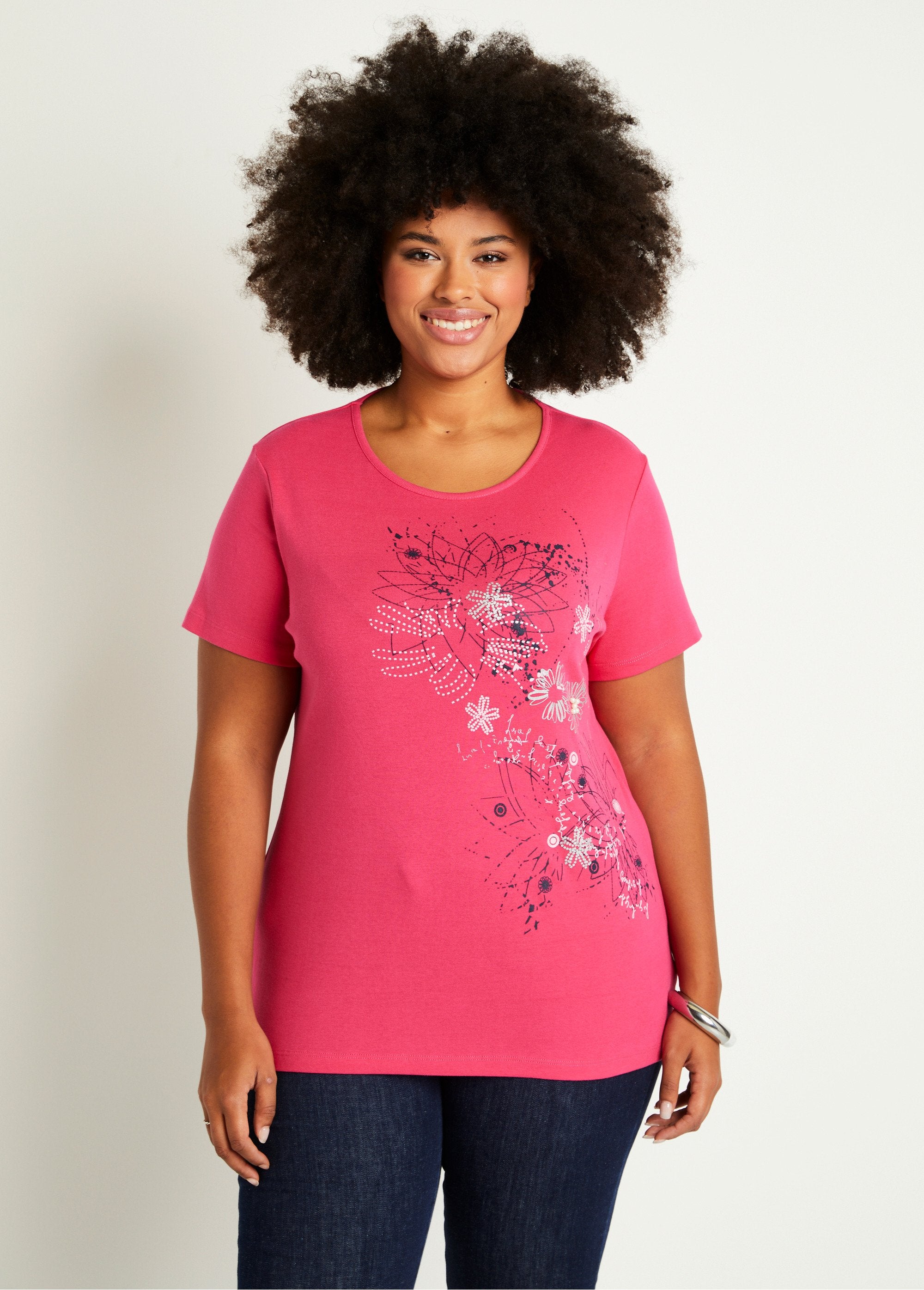 Long_floral_pattern_t-shirt_with_side_slits_Fuchsia_FA1_curvy