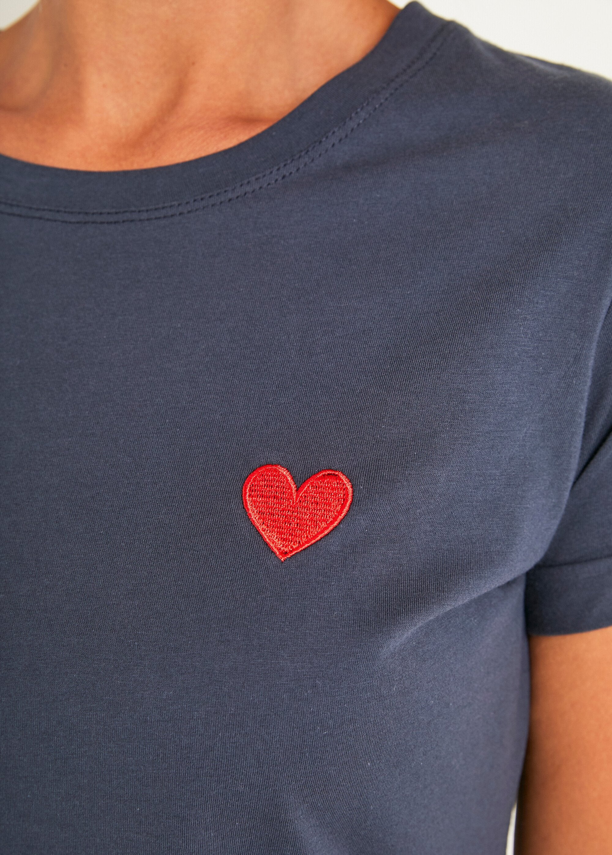 Short-sleeved_chest_embroidery_T-shirt_Marine_DE2_slim