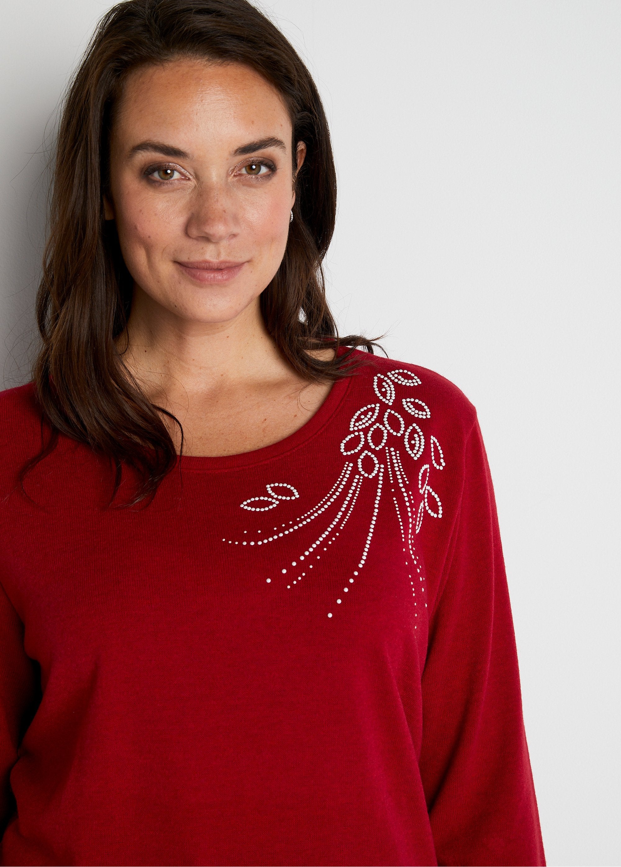 Short_warm_knit_beaded_T-shirt_Bordeaux_DE1_curvy