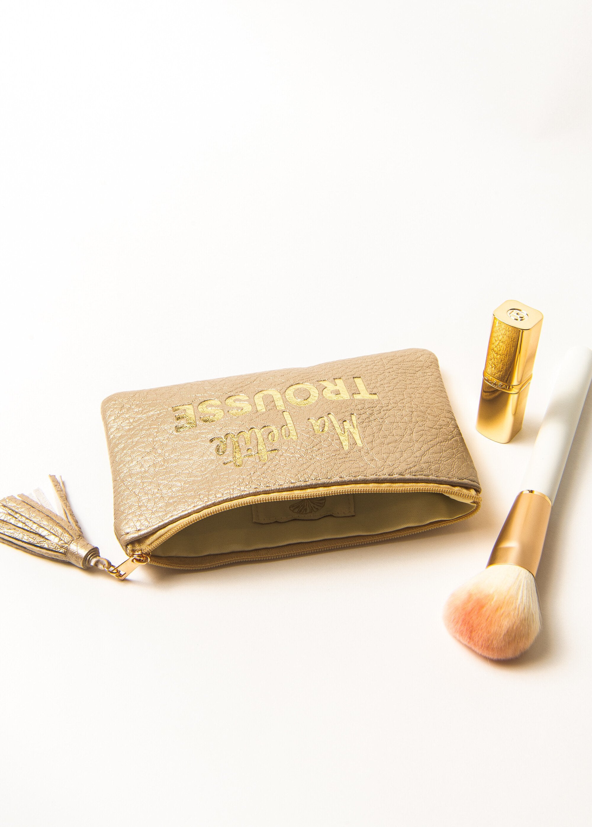 Skin_effect_pencil_case_with_pompom_and_message_Golden_DE1_slim