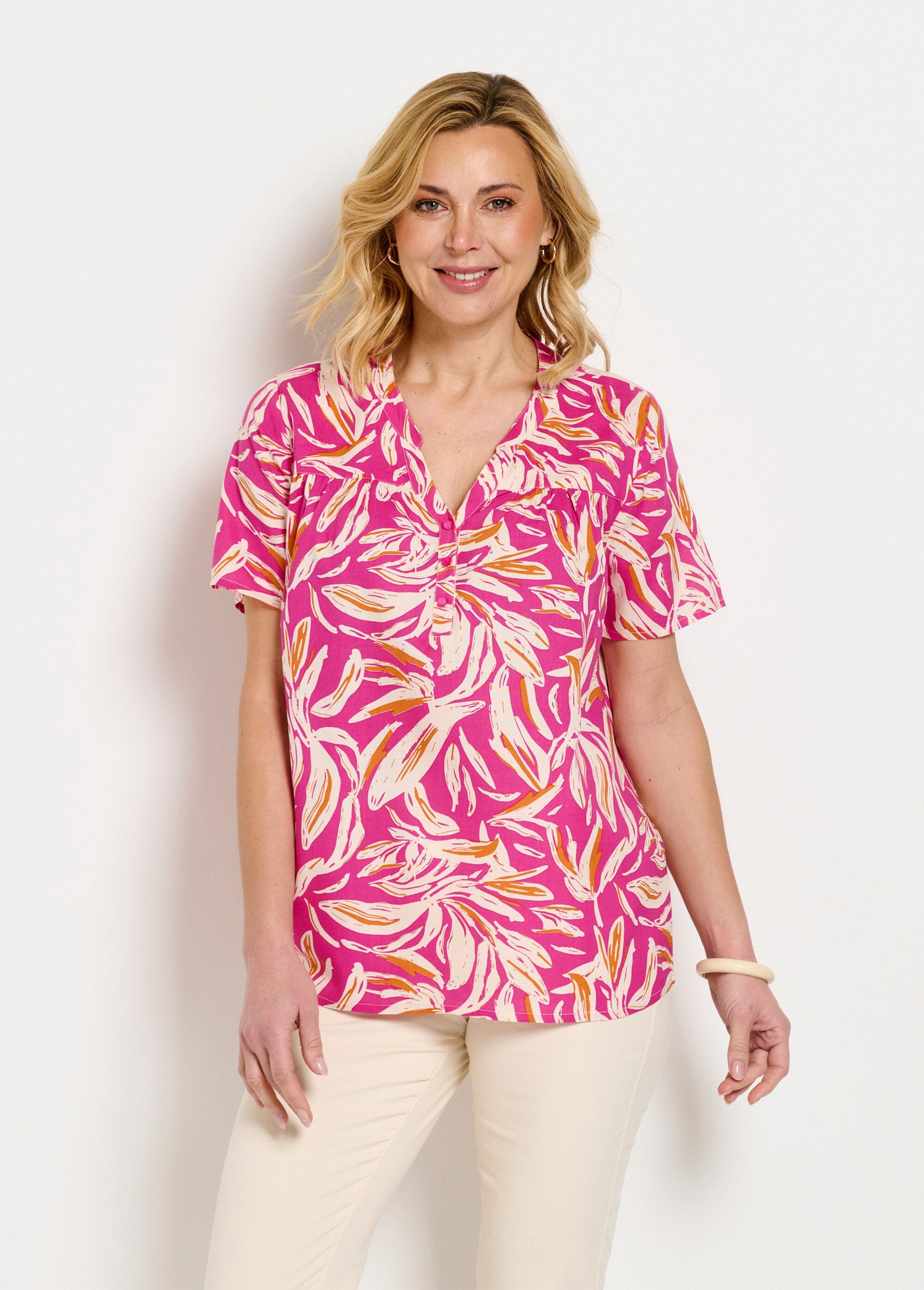 Loose_printed_buttoned_V-neck_tunic_Pink_and_white_FA1_slim