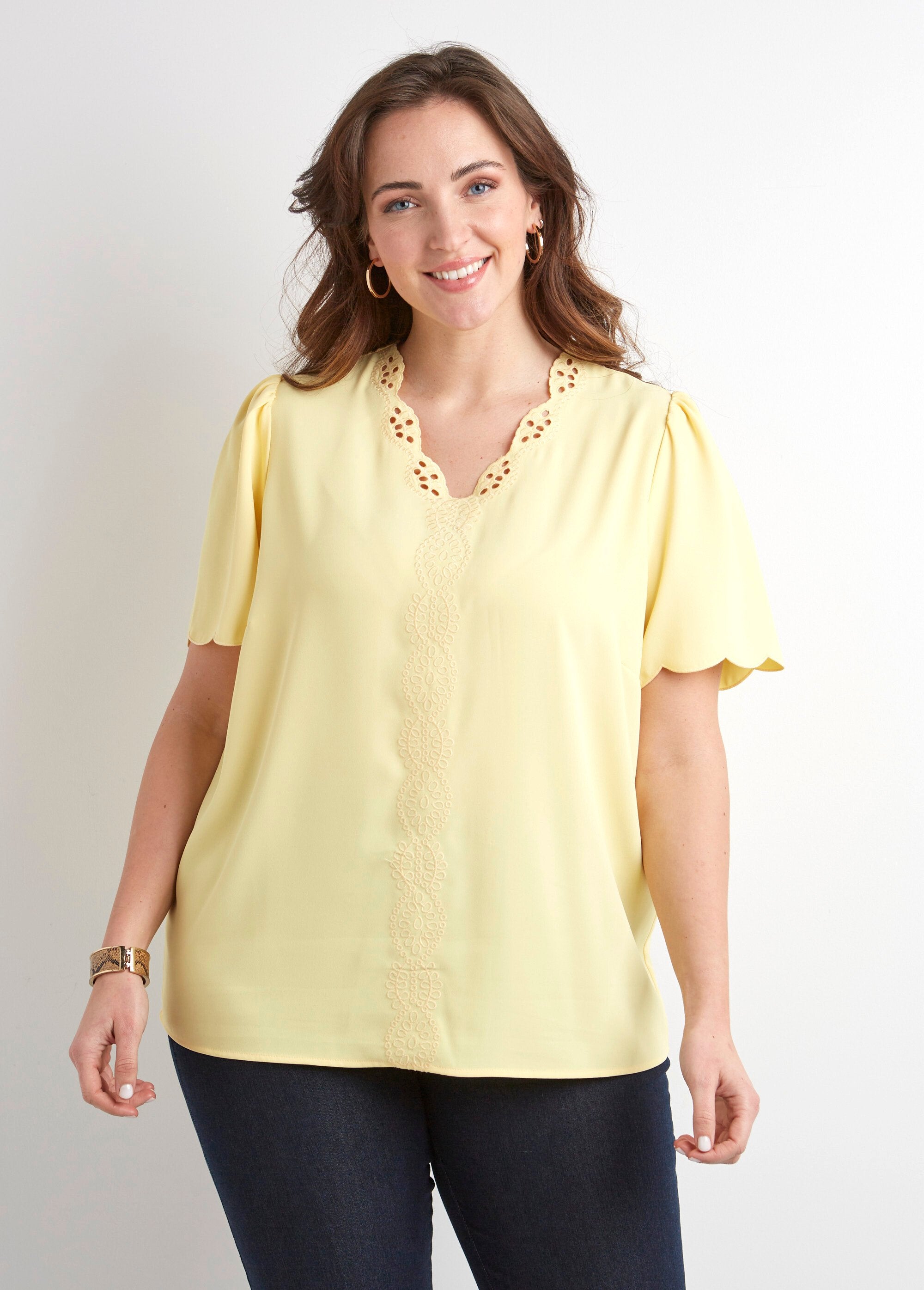 Long_embroidered_tunic_with_short_sleeves_YELLOW_FA1_curvy