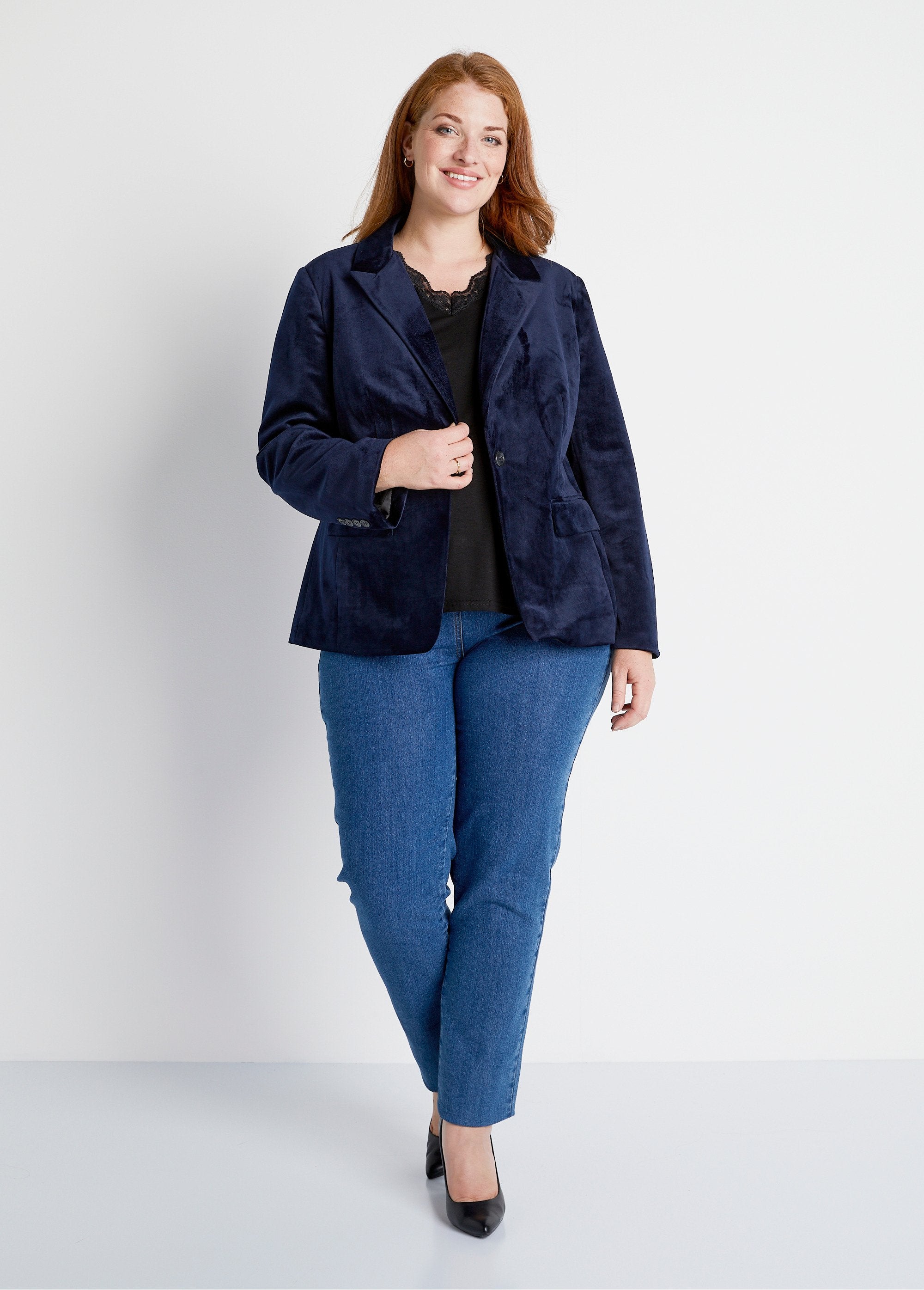 Straight_plain_velvet_blazer_jacket_with_tailored_collar_Marine_SF1_curvy