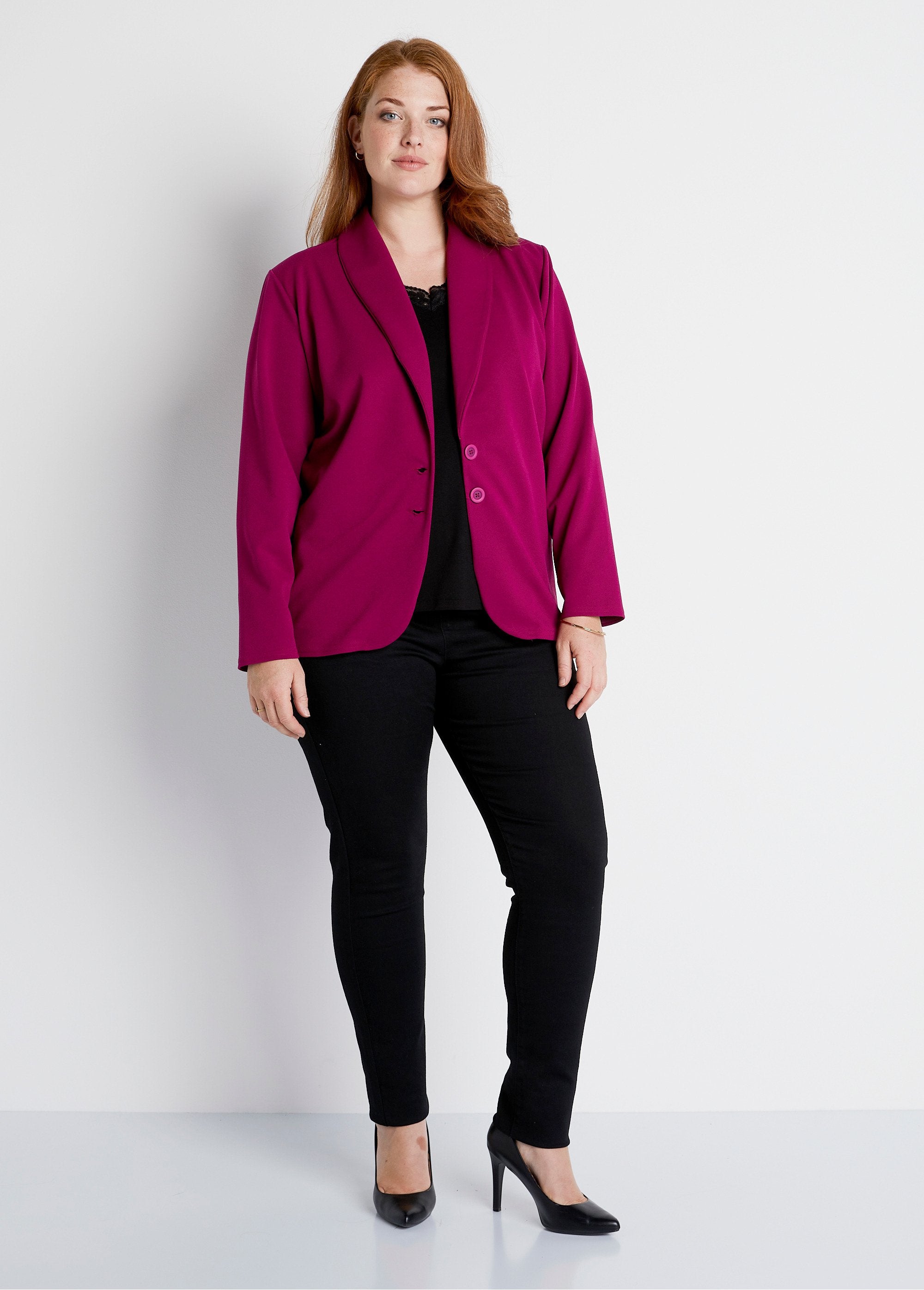 Fluid_knit_shawl_collar_jacket_Raspberry_SF1_curvy