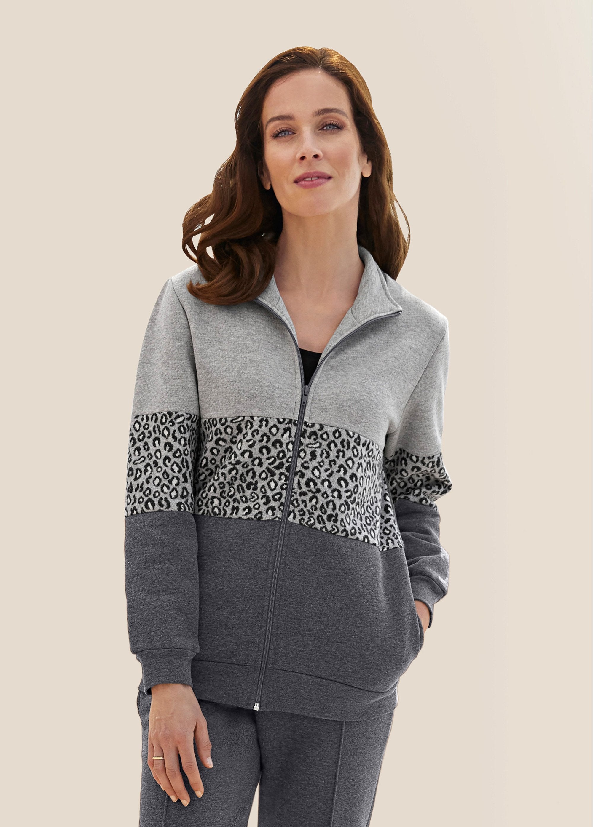 Zipped_fleece_lounge_jacket_with_stand-up_collar_Gray_FA1_slim